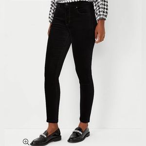Ann Taylor Sculpting Pocket Mid Rise Skinny Jeans in Velvet